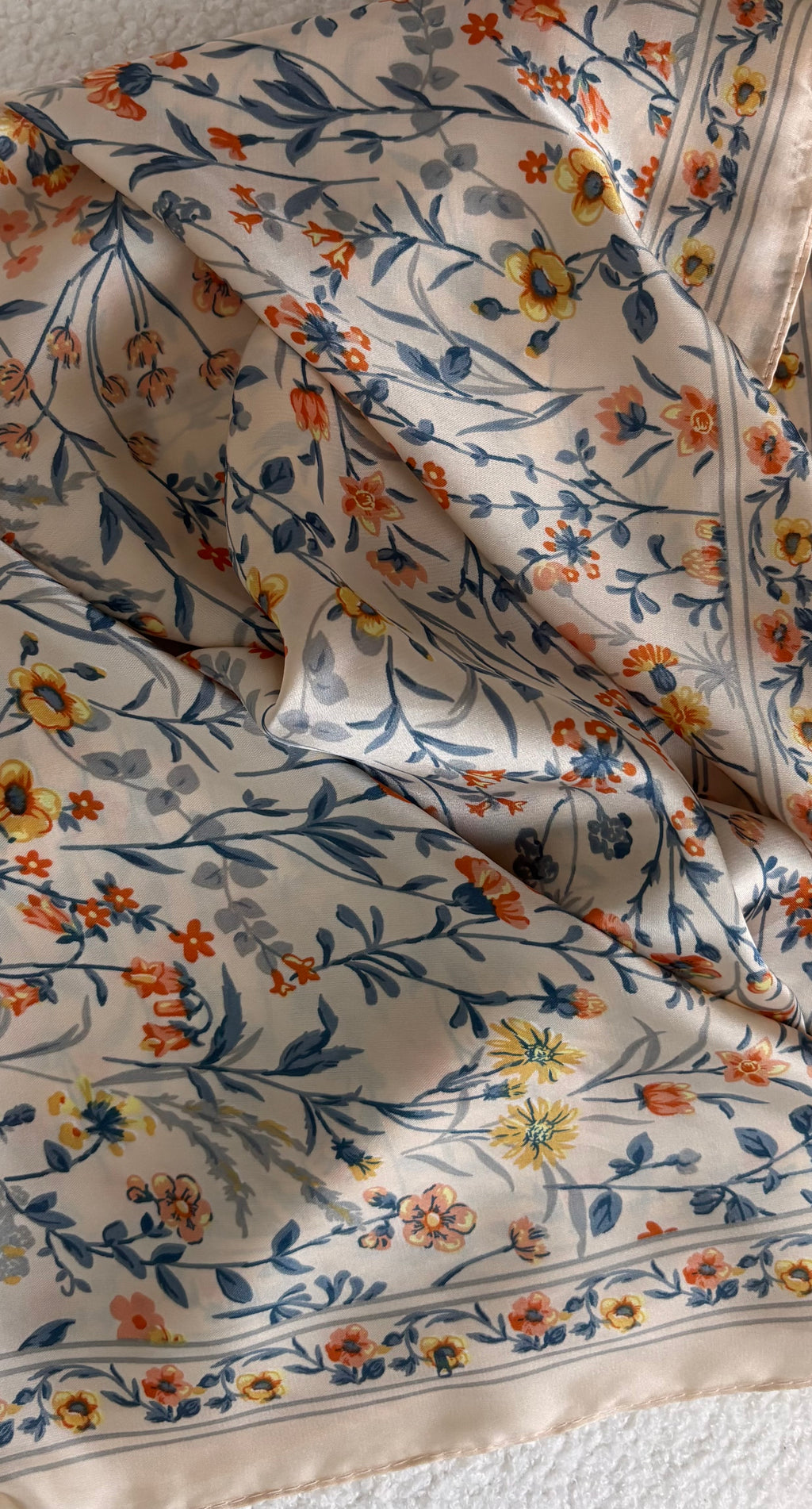 Foulard AVA